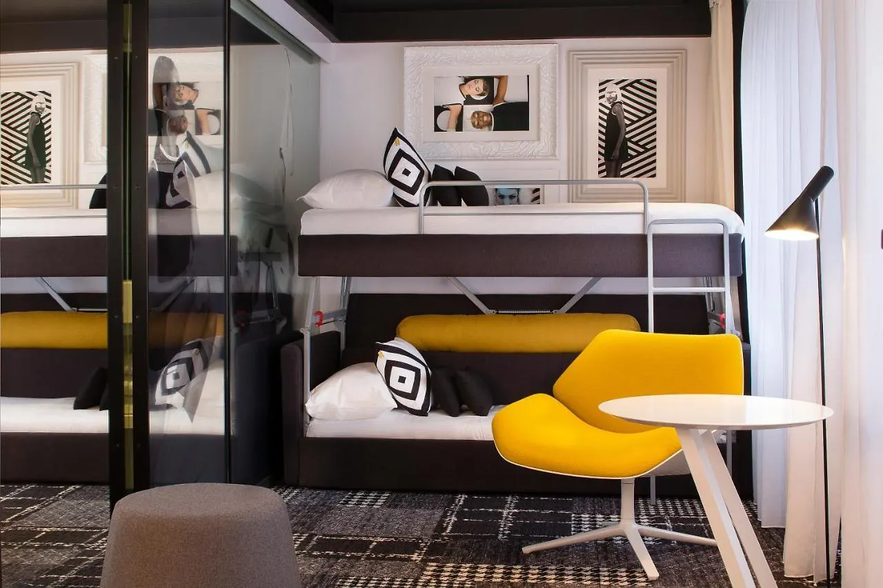 Hotel Ekta Champs Elysees Paris