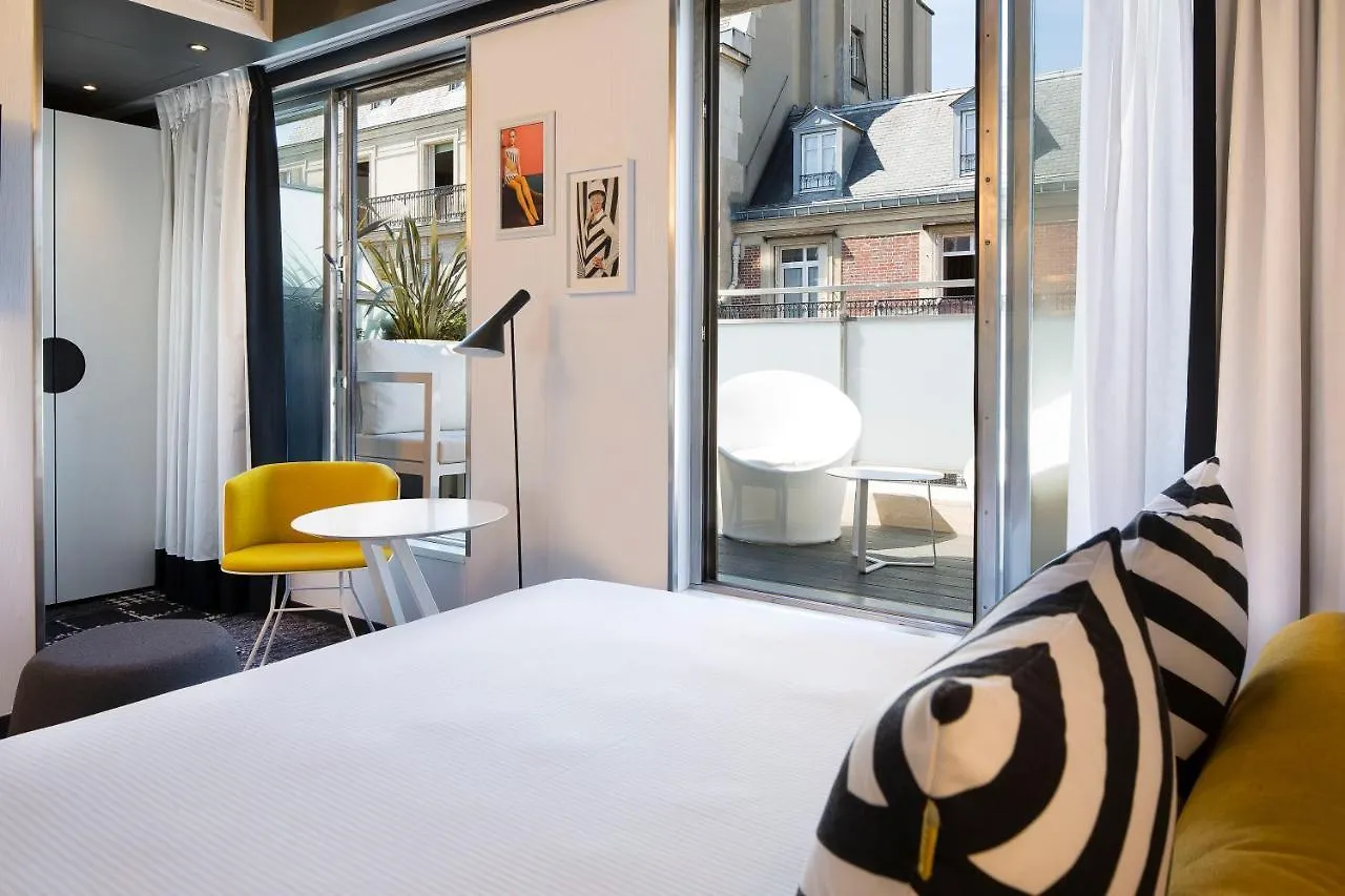 Hotel Ekta Champs Elysees Paris 4*,