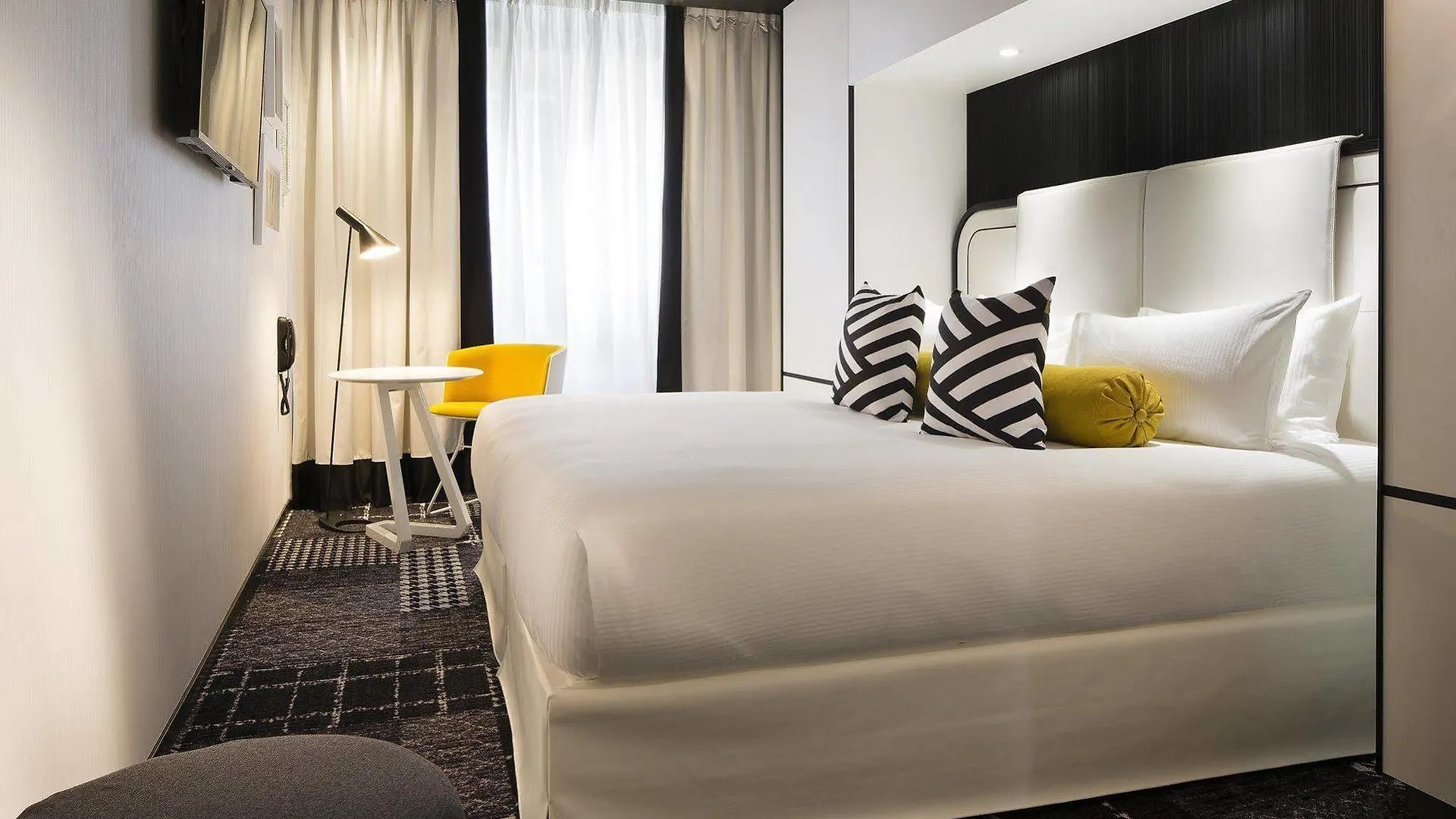 Hotel Ekta Champs Elysees Paris