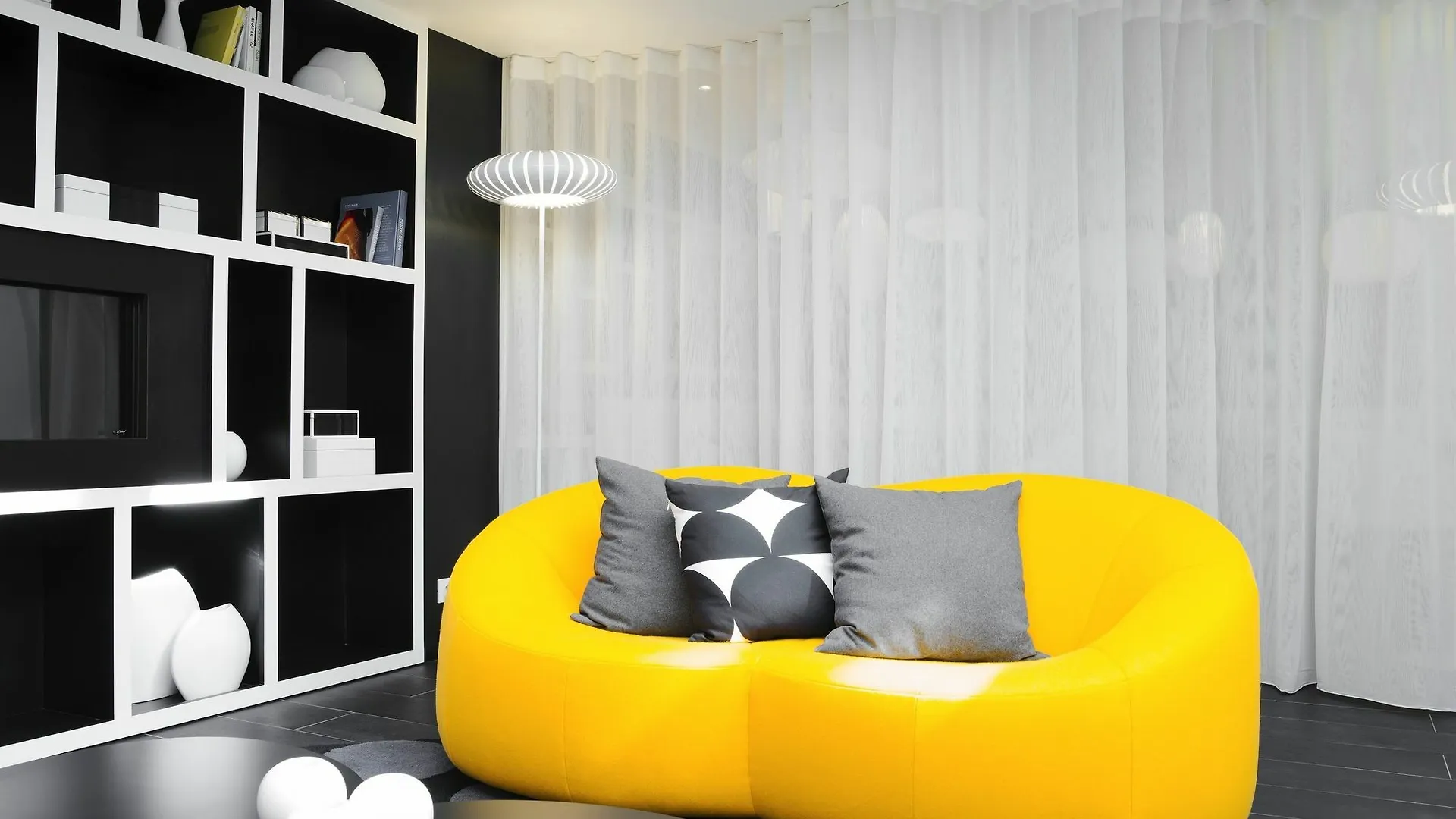 Hotel Ekta Champs Elysees Paris 4*,  Fransa