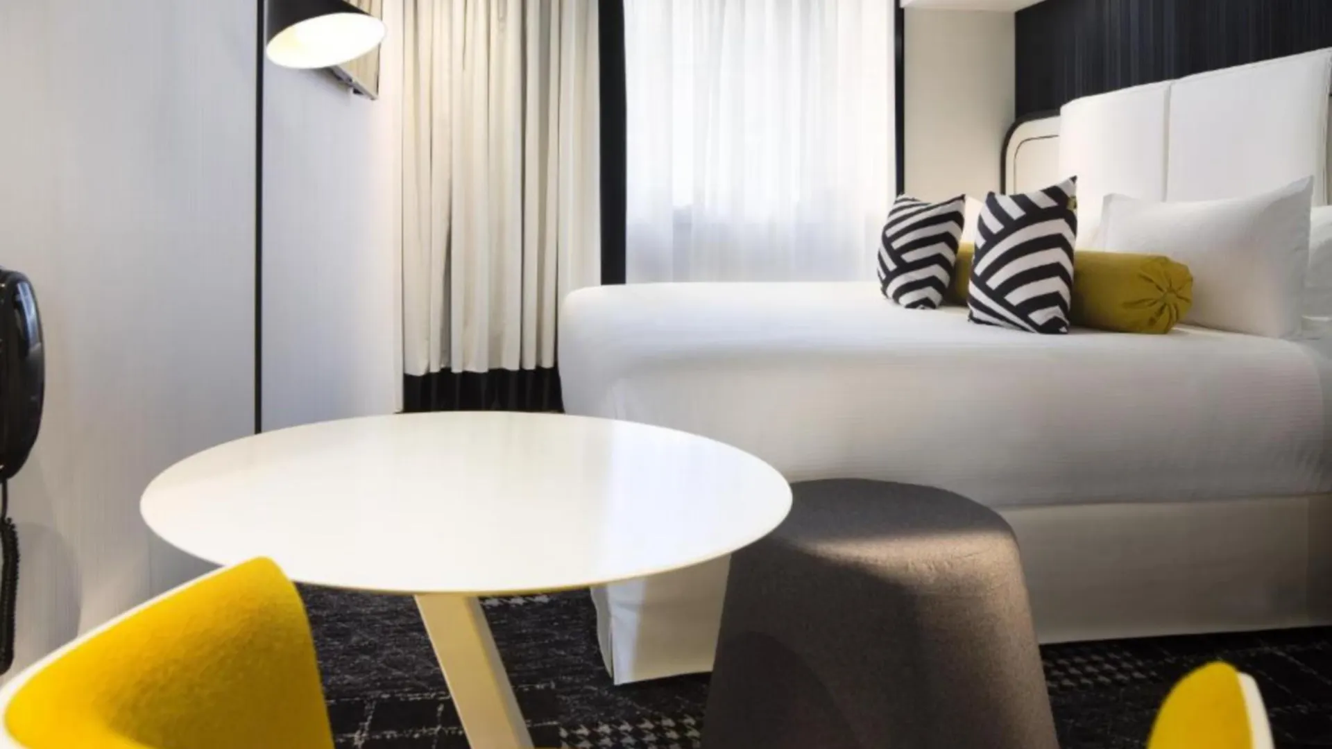 Hotel Ekta Champs Elysees Paris