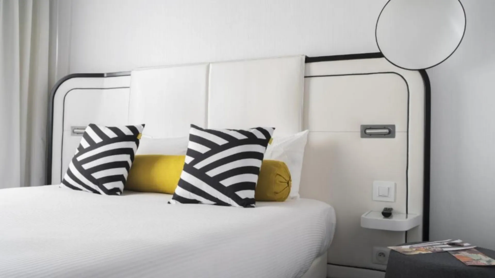 Hotel Ekta Champs Elysees Paris France