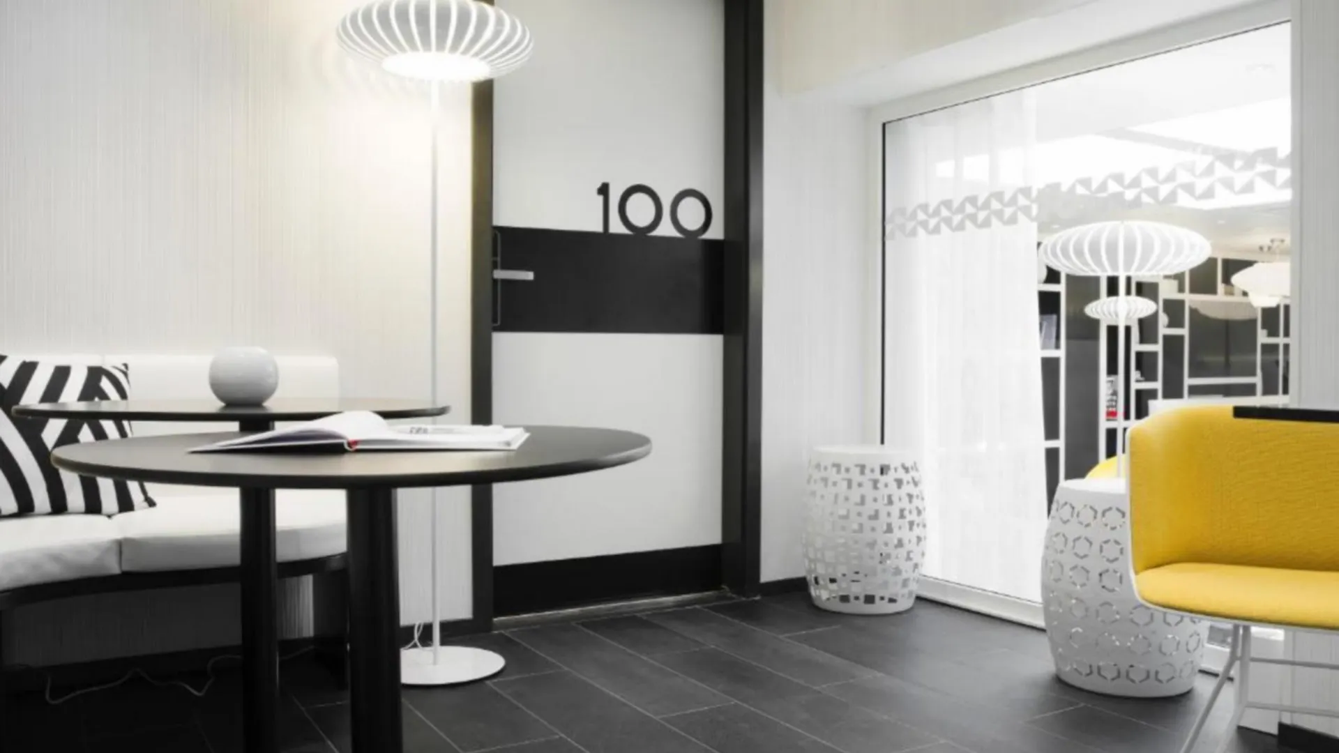 Hotel Ekta Champs Elysees Paris