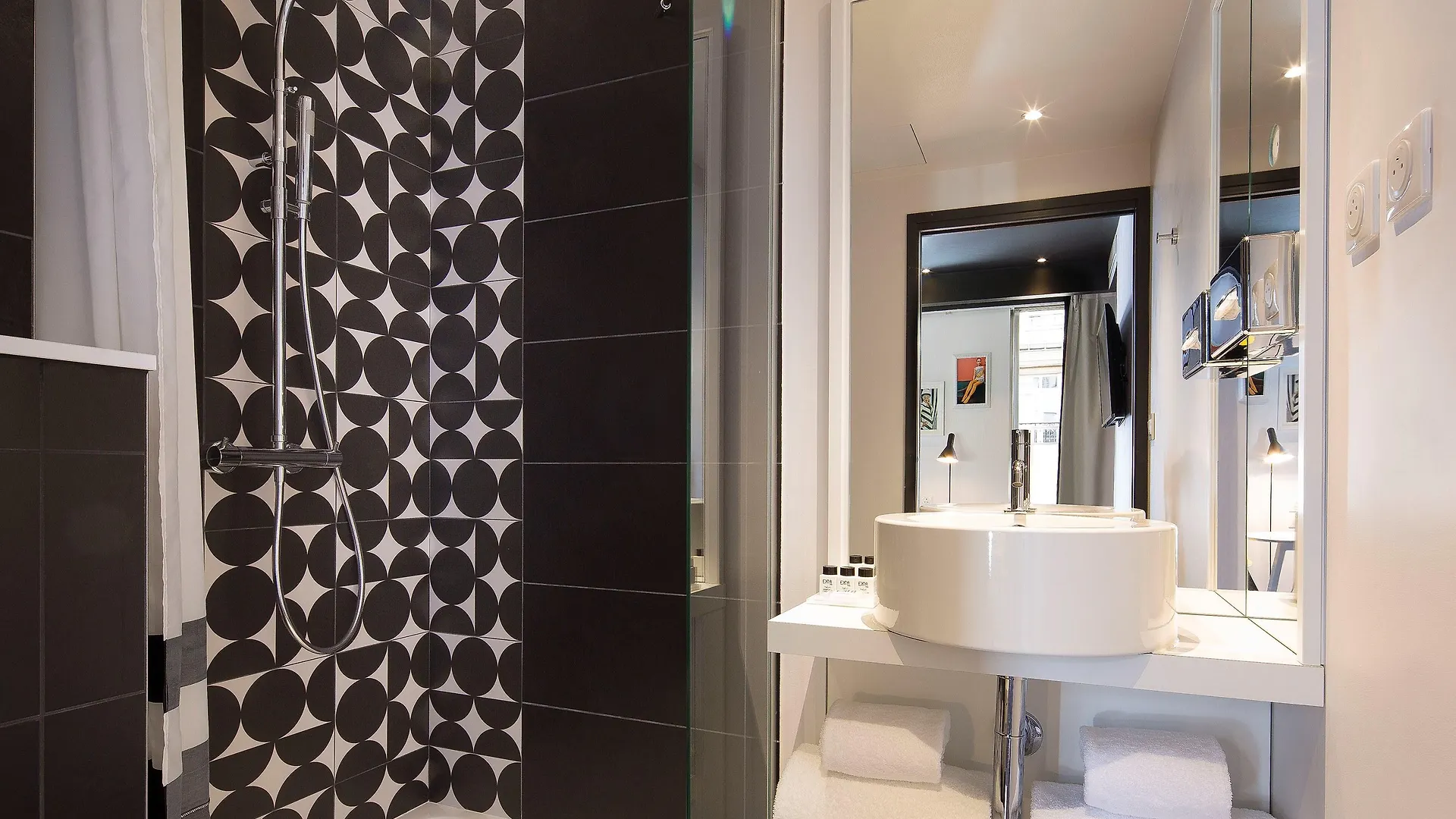 Hotel Ekta Champs Elysees Paris