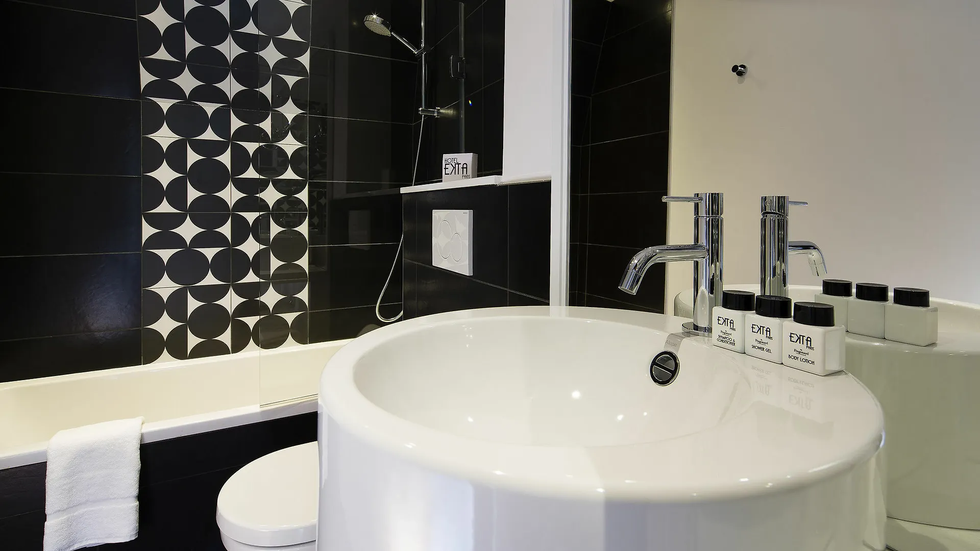 Hotel Ekta Champs Elysees Paris