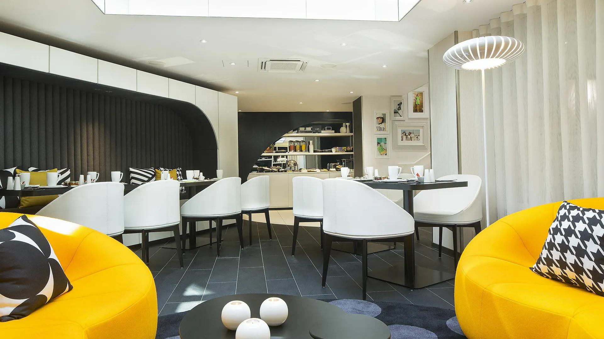Hotel Ekta Champs Elysees Paris 4*,
