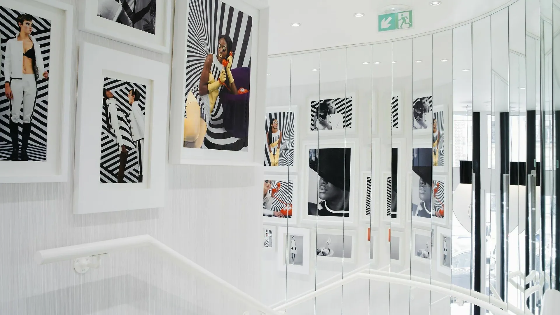 Hotel Ekta Champs Elysees Paris France