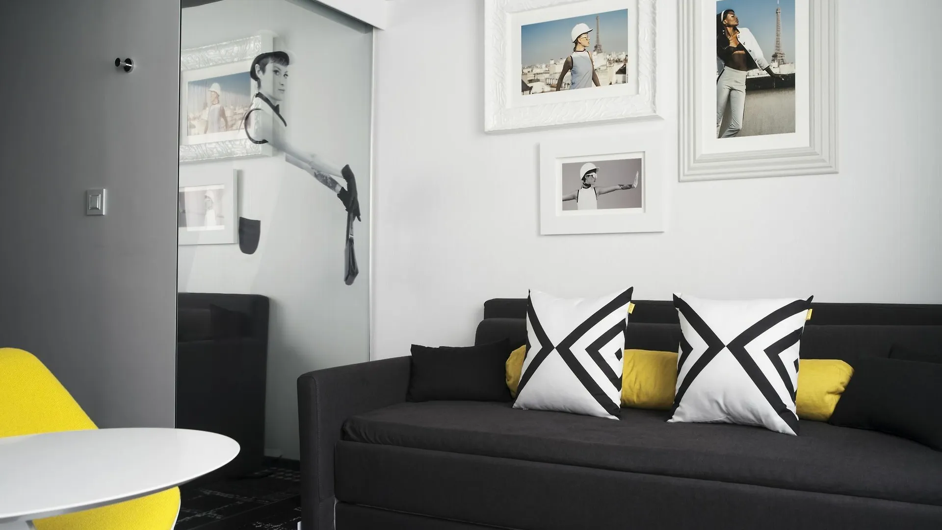Hotel Ekta Champs Elysees Paris