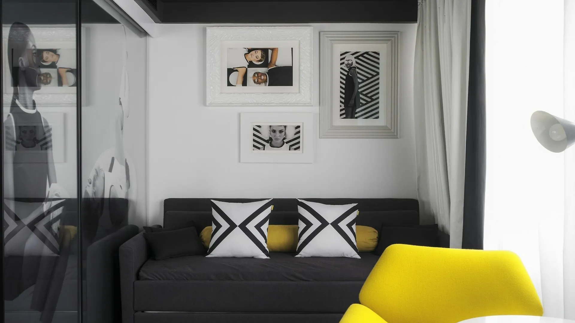 Hotel Ekta Champs Elysees Paris