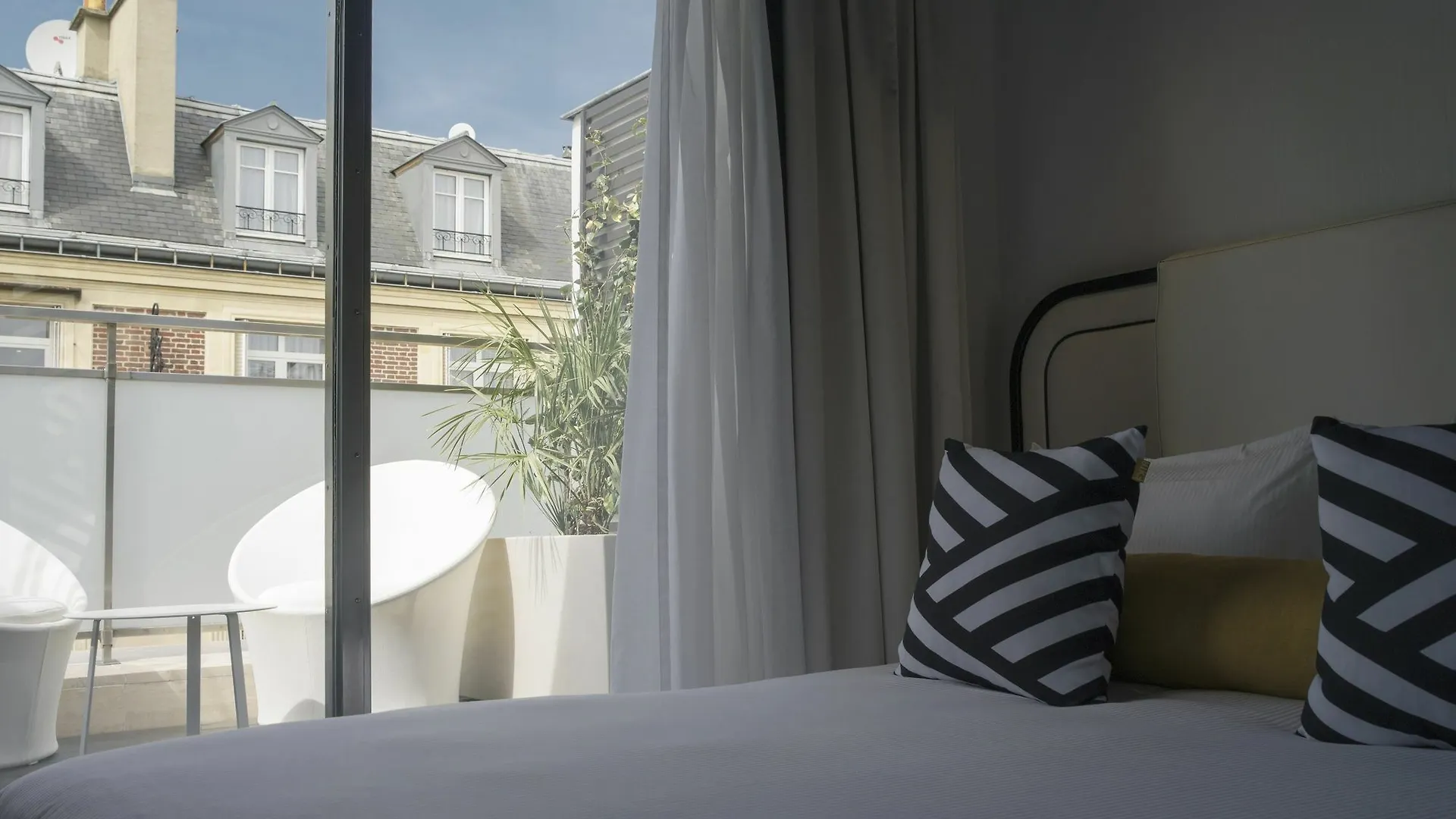 Hotel Ekta Champs Elysees Paris